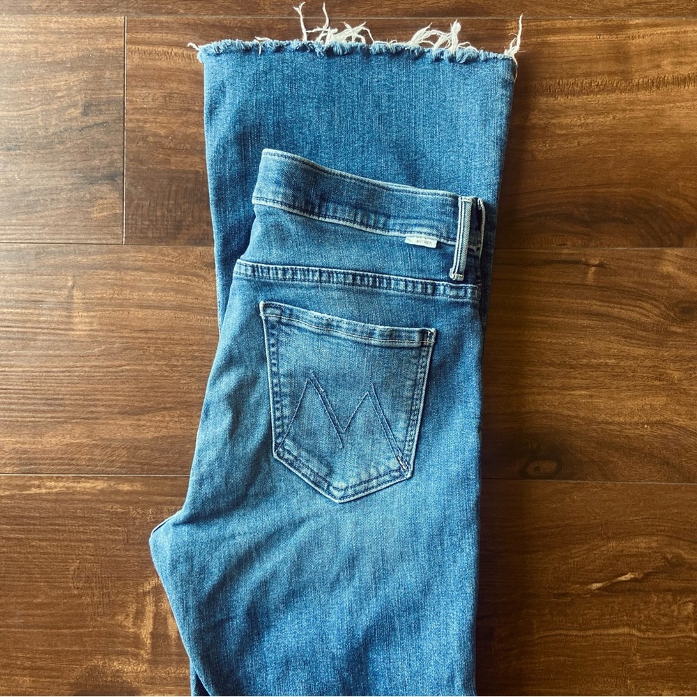 ✨SOLD✨ MOTHER Weekender Fray Jeans